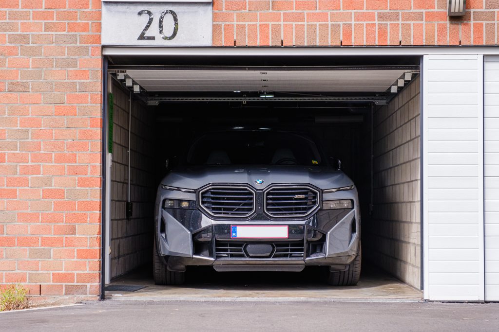 Auto in een eigen garagebox bij Carotel Rumst